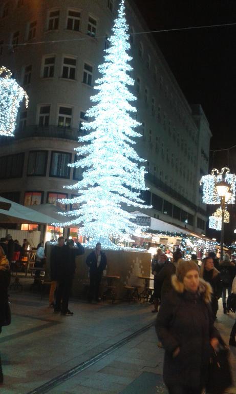 Fashion Street Luxury * Budapeste